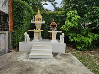 For sale land in Phra Khanong, Bangkok