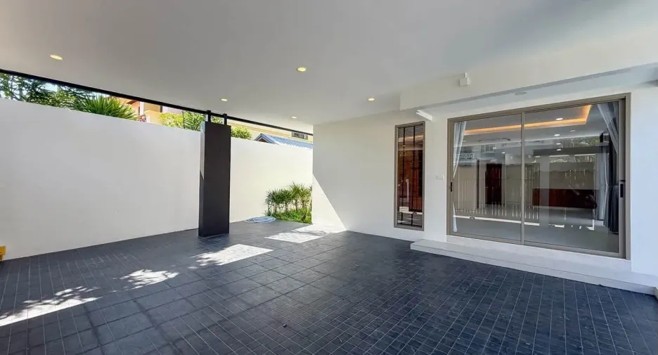 For sale 4 bedrooms villa in Mueang Phuket, Phuket
