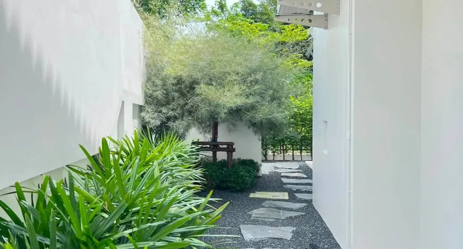 For sale 4 bedrooms villa in Mueang Phuket, Phuket