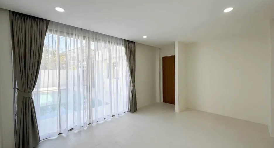 For sale 4 bedrooms villa in Mueang Phuket, Phuket
