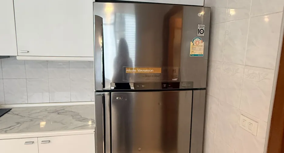 For rent 3 bedrooms condo in Khlong Toei, Bangkok