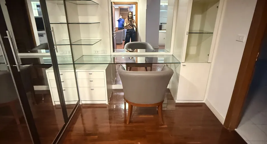 For rent 3 bedrooms condo in Khlong Toei, Bangkok