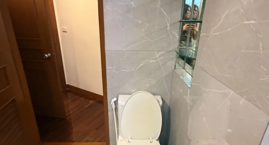 For rent 3 bedrooms condo in Khlong Toei, Bangkok