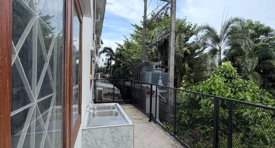 For sale 3 ベッドルーム townhouse in Mueang Rayong, Rayong