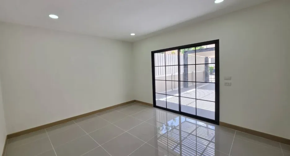 For sale 4 bedrooms house in Bang Yai, Nonthaburi