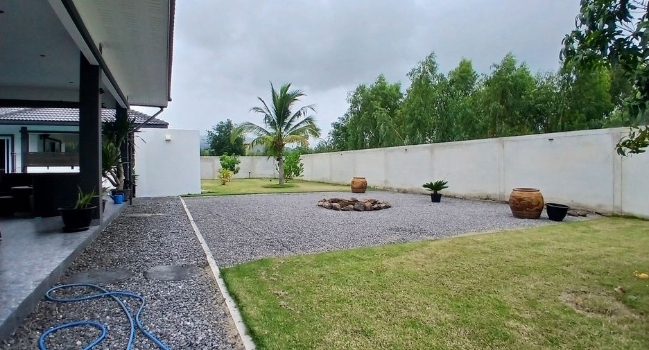 出售 4 卧室 别墅 在 Cha-Am, Phetchaburi