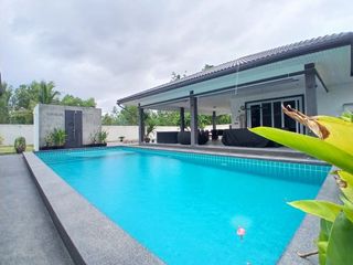 出售 4 卧室 别墅 在 Cha-Am, Phetchaburi