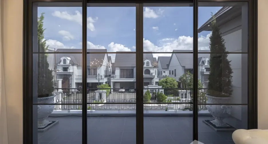Haus zum Kauf mit 4 Zimmer in Bang Khen, Bangkok