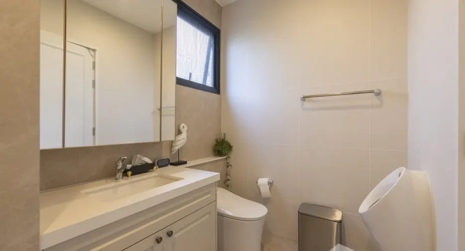 Haus zum Kauf mit 4 Zimmer in Bang Khen, Bangkok