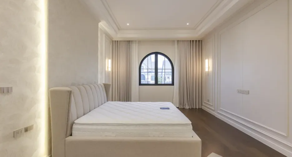 Haus zum Kauf mit 4 Zimmer in Bang Khen, Bangkok