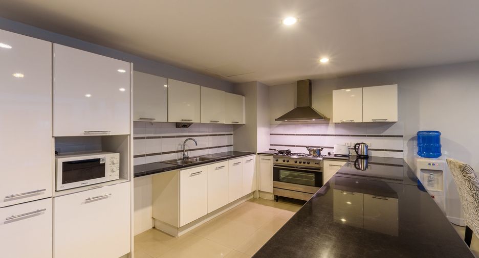 Villa zum Kauf mit 4 Zimmer in Kathu, Phuket
