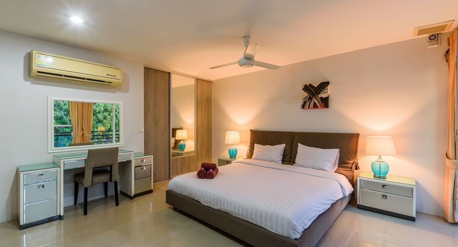 Villa zum Kauf mit 4 Zimmer in Kathu, Phuket
