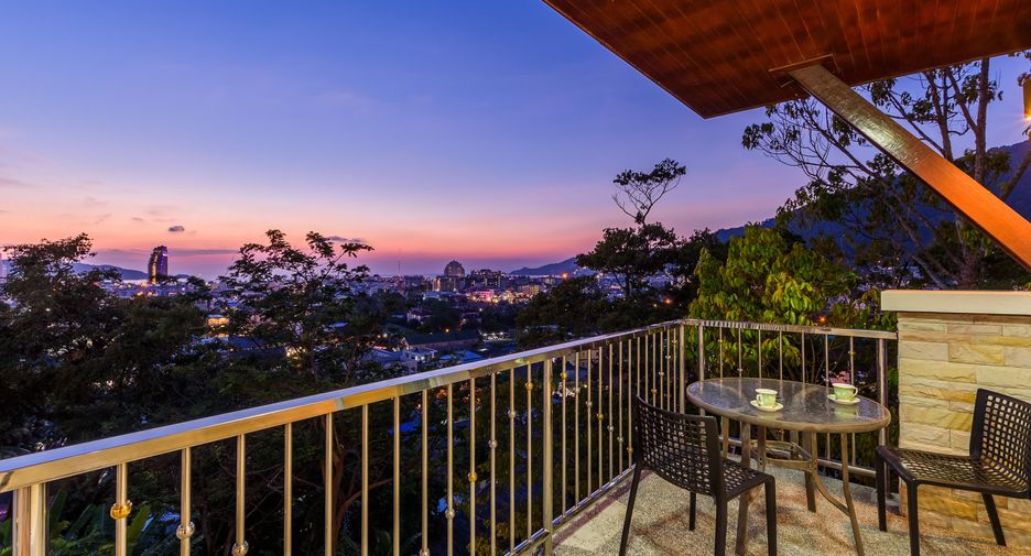 Villa zum Kauf mit 4 Zimmer in Kathu, Phuket