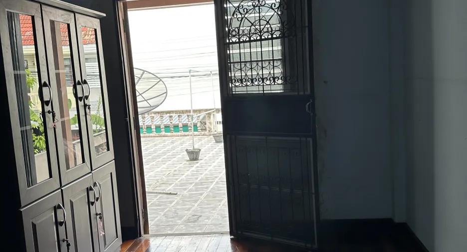 À vendre 5 chambres maison à Bang Khen, Bangkok