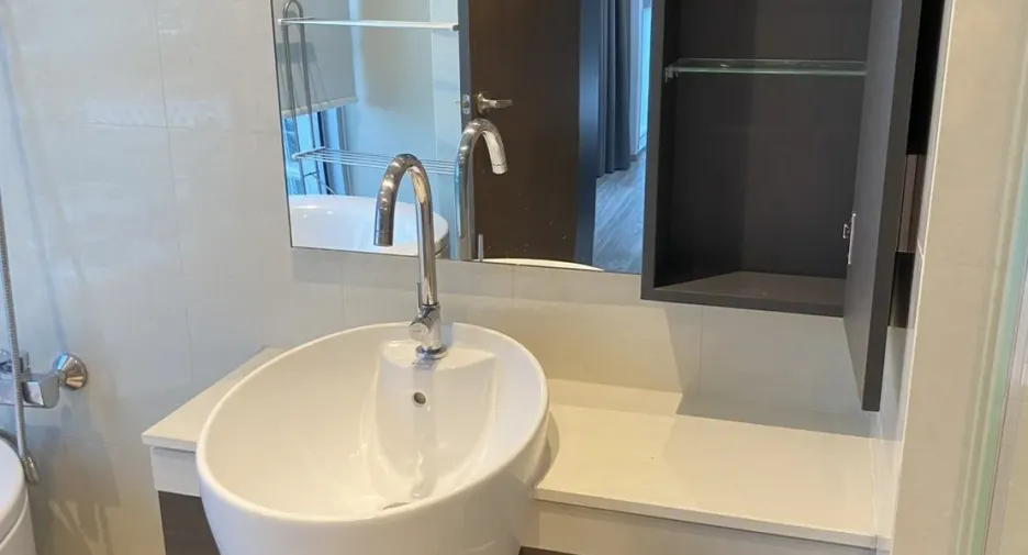 Condo en venta de 2 habitaciones en Khlong Toei, Bangkok