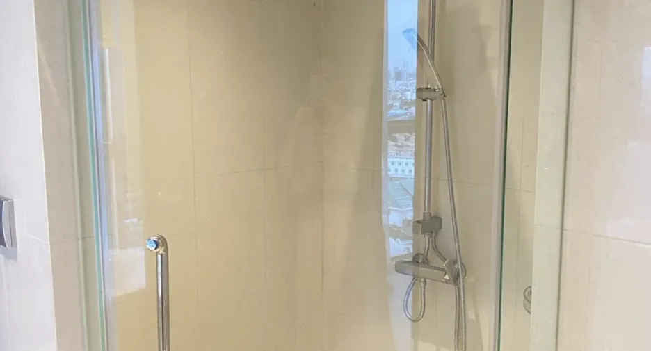 Condo en venta de 2 habitaciones en Khlong Toei, Bangkok