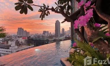 Condo en venta de 2 habitaciones en Khlong Toei, Bangkok