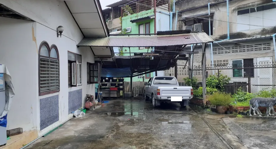 For sale land in Khan Na Yao, Bangkok