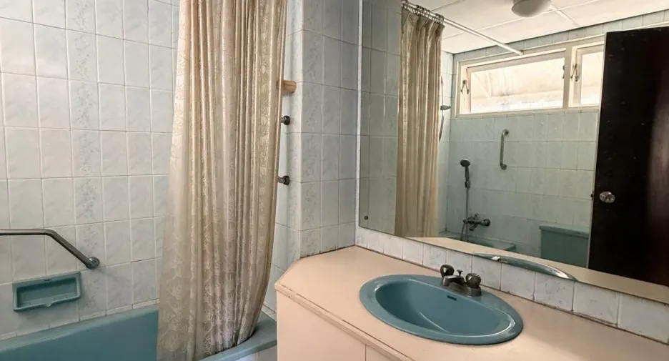 Продажа 4 спальни кондо в Кхлонг Тоеи, Бангкок