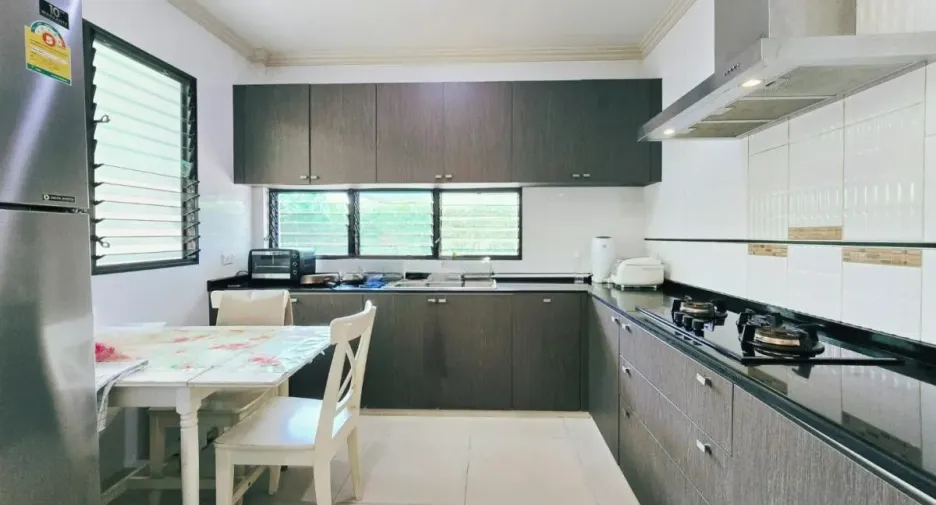For sale 4 bedrooms house in Taling Chan, Bangkok
