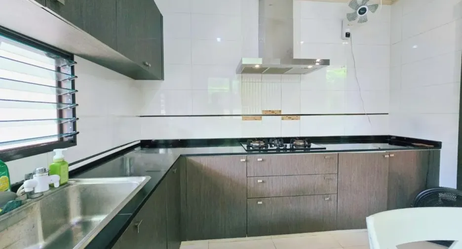 For sale 4 bedrooms house in Taling Chan, Bangkok