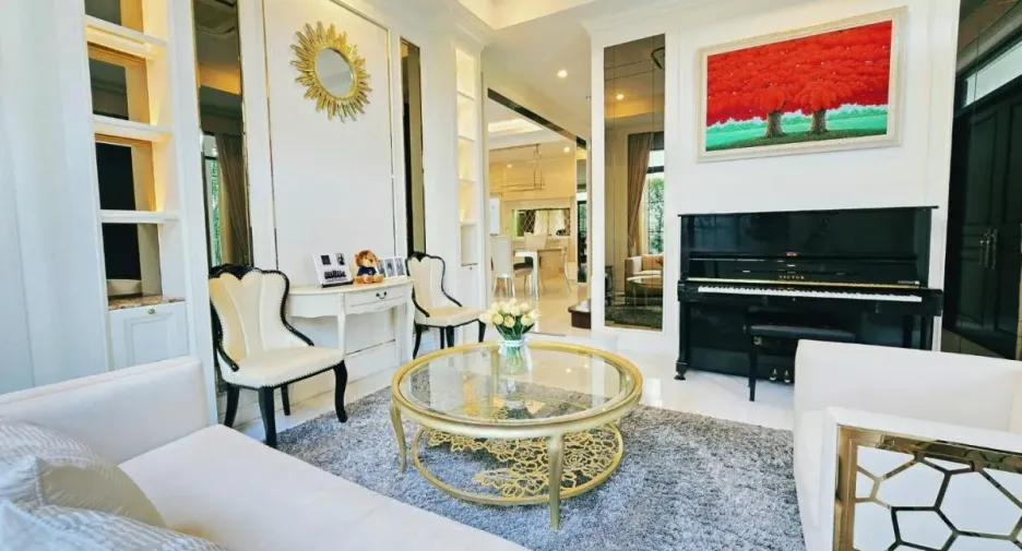 For sale 4 bedrooms house in Taling Chan, Bangkok