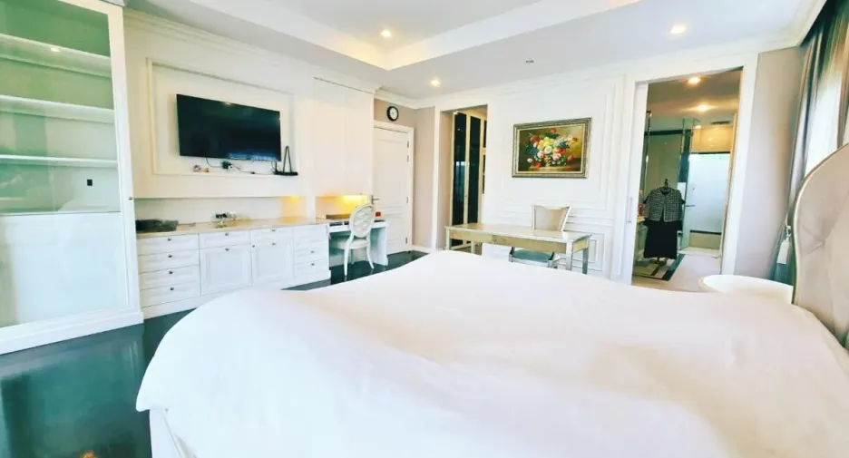 For sale 4 bedrooms house in Taling Chan, Bangkok
