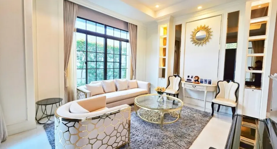 For sale 4 bedrooms house in Taling Chan, Bangkok