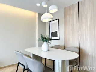 Продажа 2 спальни кондо в Пхра Кханонг, Бангкок