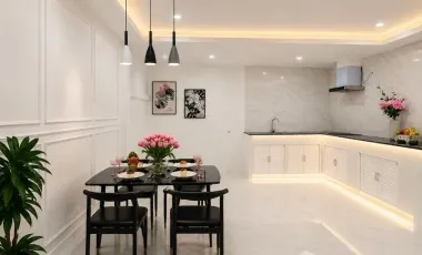 Casa adosada en venta de 3 habitaciones en Si Racha, Chonburi