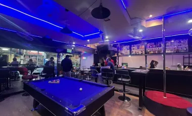 Local comercial en venta y en alquiler de 12 habitaciones en Bang Lamung, Chonburi