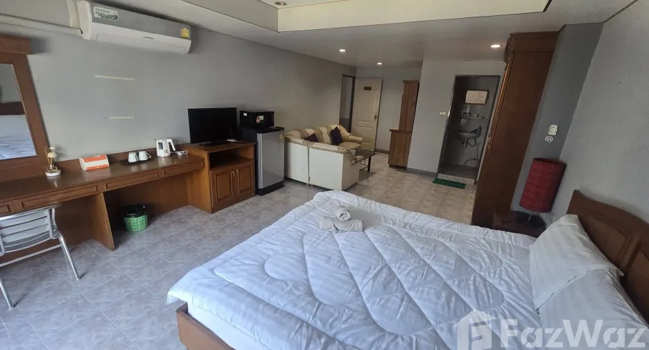 Local comercial en venta y en alquiler de 12 habitaciones en Bang Lamung, Chonburi