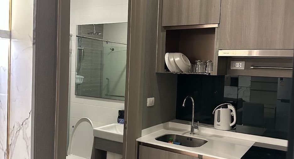For sale 2 bedrooms condo in Watthana, Bangkok