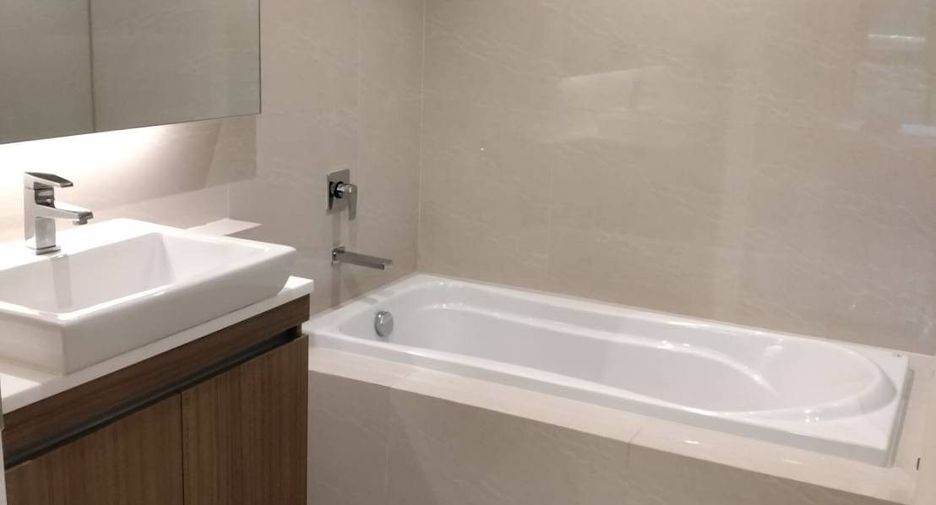 For rent 2 bedrooms condo in Khlong Toei, Bangkok