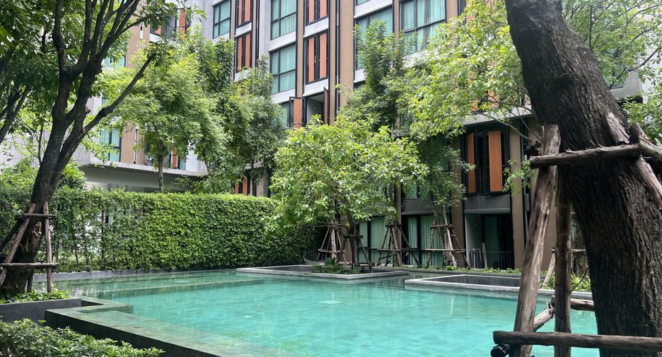 For rent 2 bedrooms condo in Khlong Toei, Bangkok