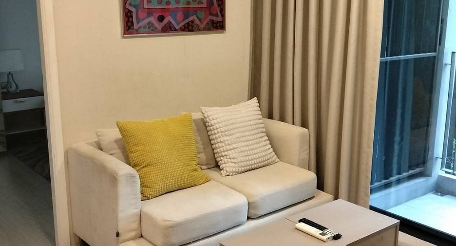 For rent 2 bedrooms condo in Khlong Toei, Bangkok
