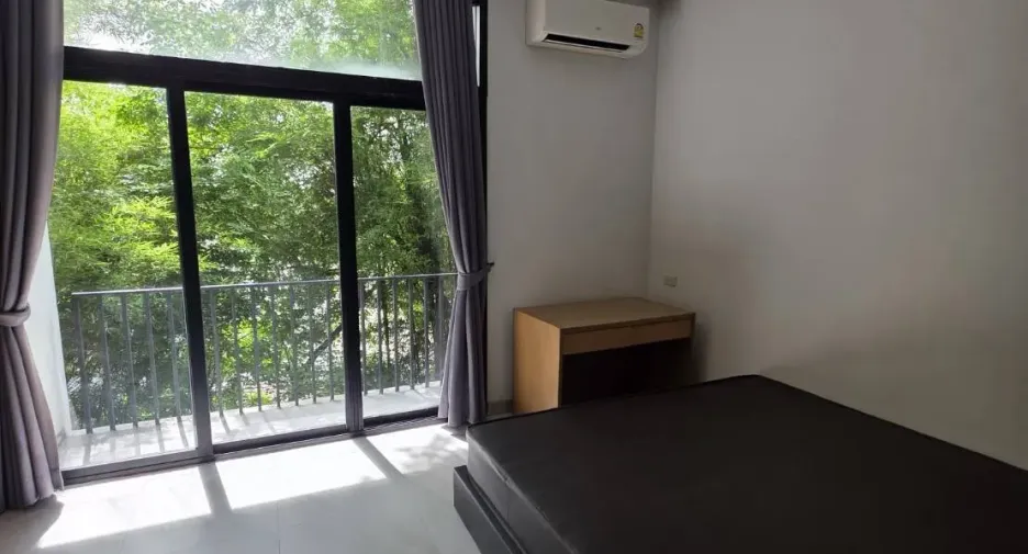 出租 6 卧室 独立屋 在 Huai Khwang, 曼谷