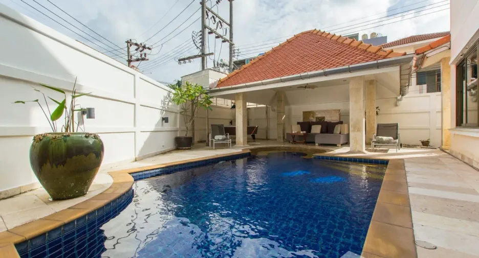 Casa adosada en venta de 3 habitaciones en Kathu, Phuket