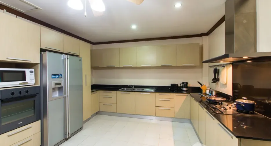 Casa adosada en venta de 3 habitaciones en Kathu, Phuket