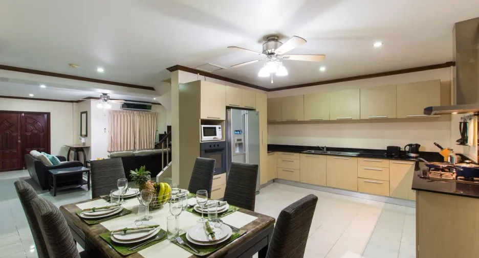 Casa adosada en venta de 3 habitaciones en Kathu, Phuket