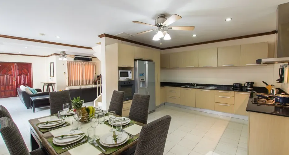 Casa adosada en venta de 3 habitaciones en Kathu, Phuket