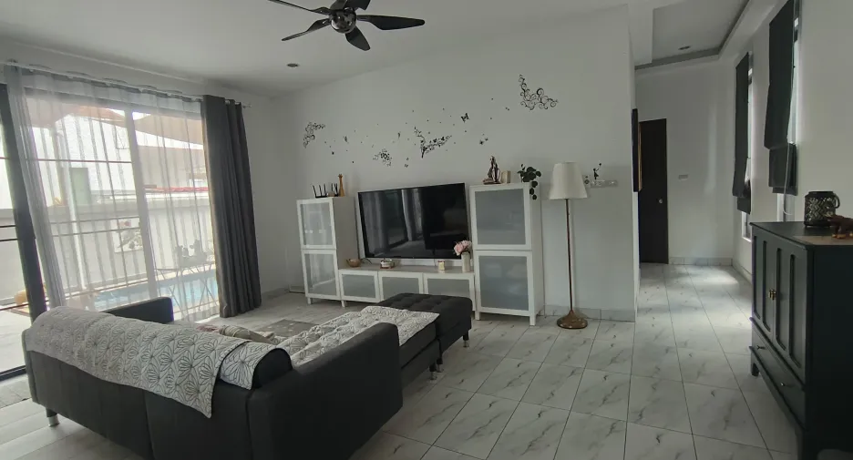 For sale 3 bedrooms villa in Mueang Phuket, Phuket