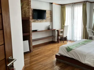 Hotel en venta de 16 habitaciones en Kathu, Phuket