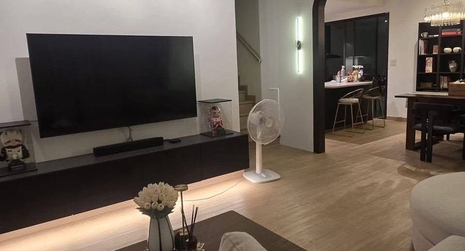 For rent 4 bedrooms house in Bang Lamung, Chonburi