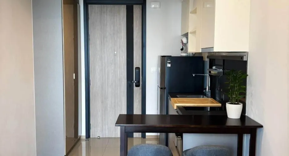 For sale 1 bed condo in Khlong Toei, Bangkok