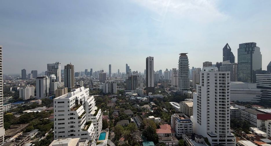 For rent 2 bedrooms condo in Watthana, Bangkok