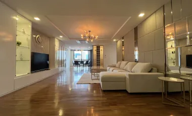 For rent 3 bedrooms condo in Khlong Toei, Bangkok