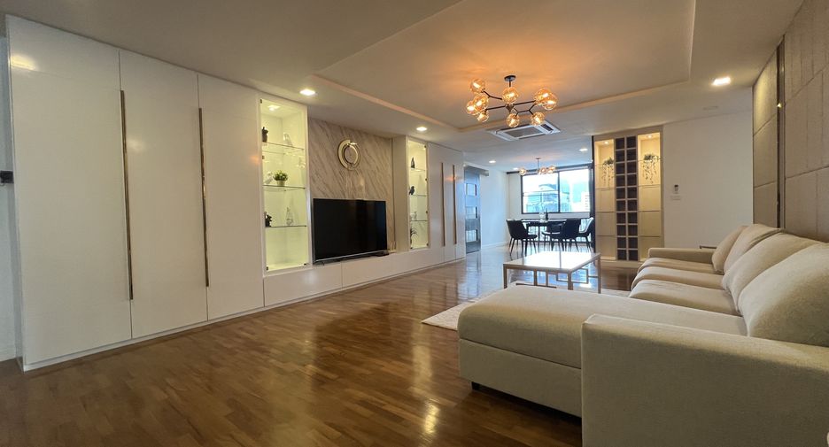 For rent 3 bedrooms condo in Khlong Toei, Bangkok