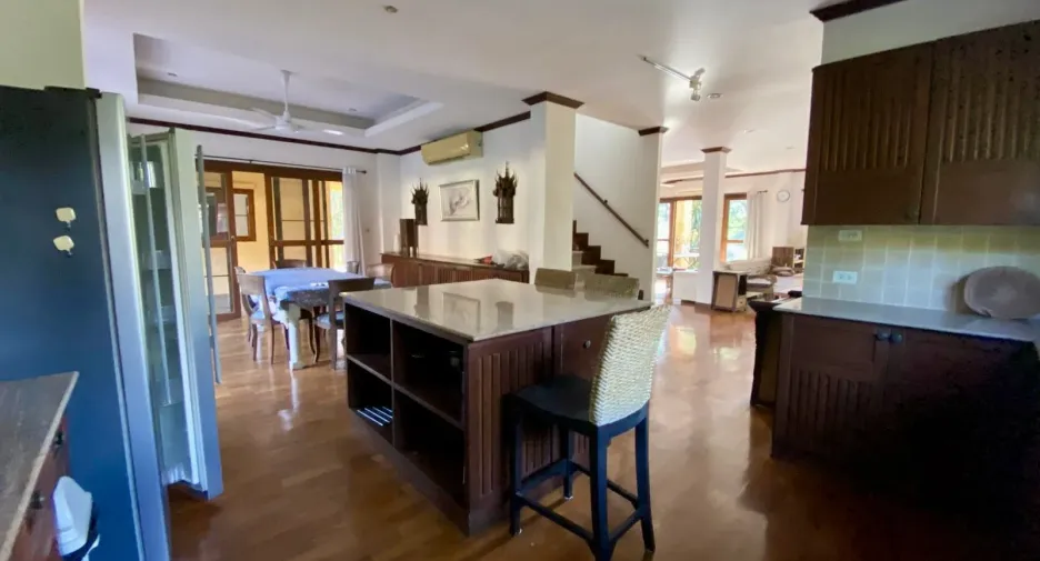 For sale and for rent 4 bedrooms villa in Mae Rim, Chiang Mai