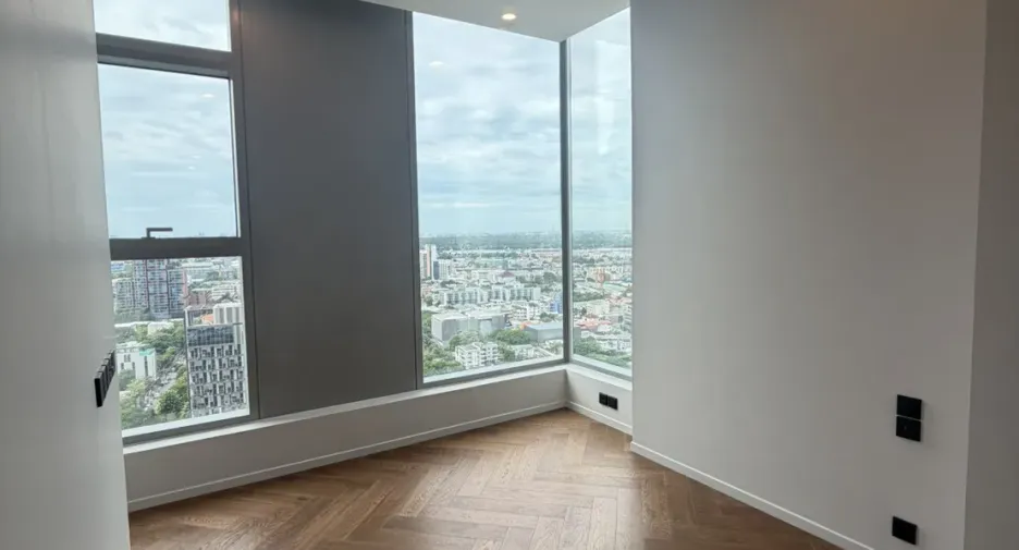 For rent 2 bedrooms condo in Khlong Toei, Bangkok